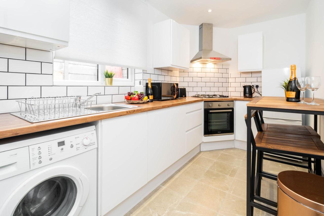 Two Bedroom Apartment - En Suites - Smart Tv'S - Wifi - Netflix - Bearwood Birmingham Esterno foto