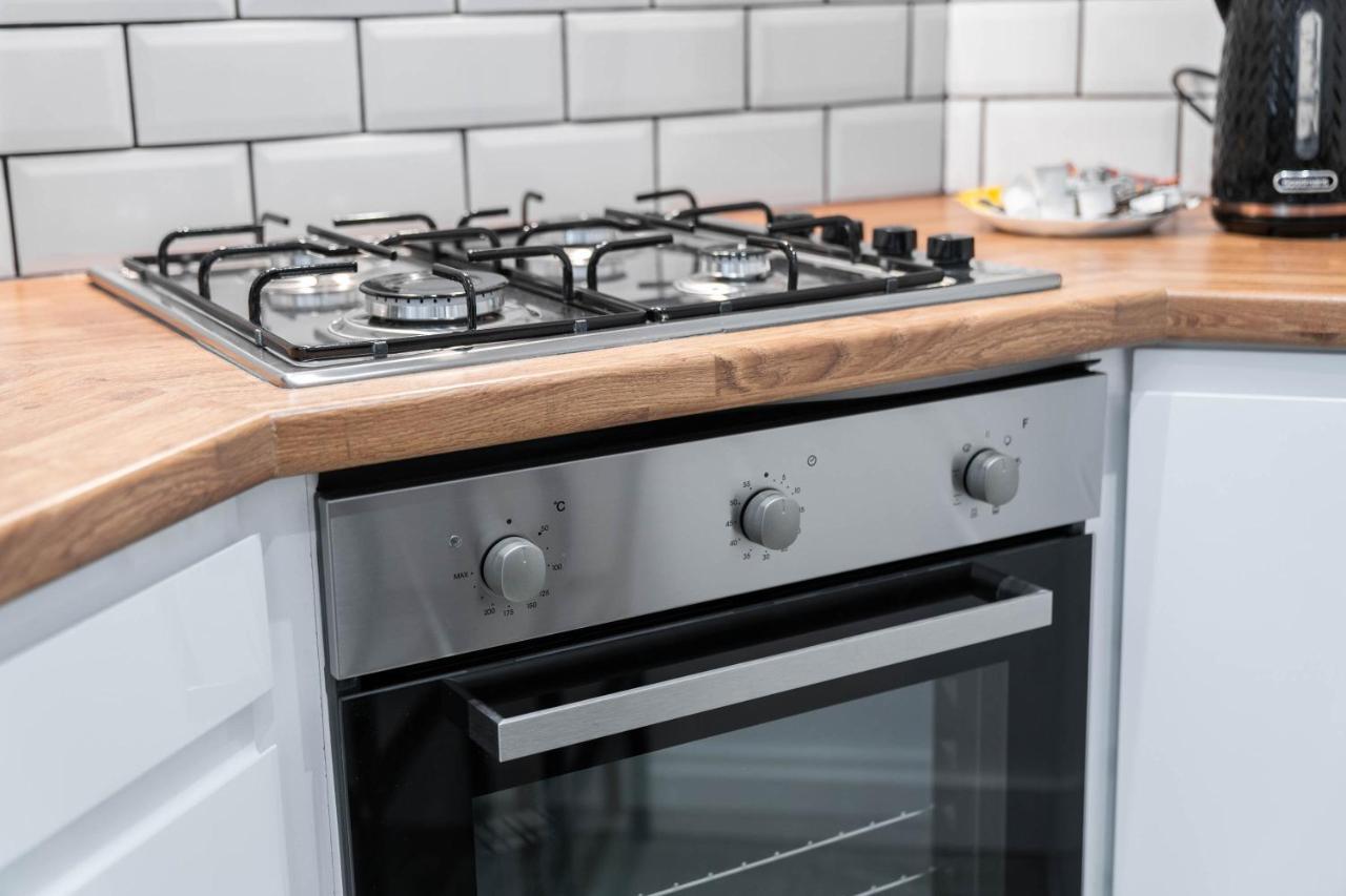 Two Bedroom Apartment - En Suites - Smart Tv'S - Wifi - Netflix - Bearwood Birmingham Esterno foto