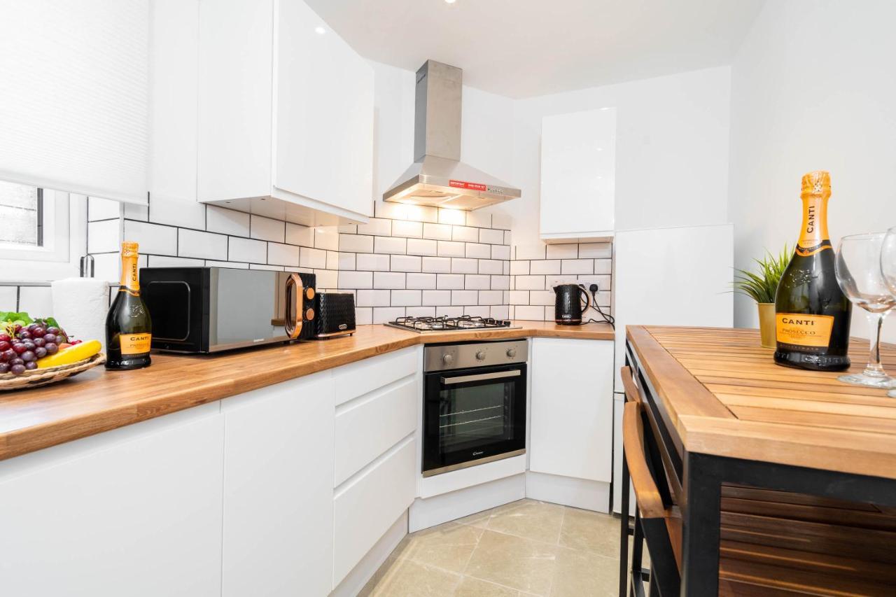 Two Bedroom Apartment - En Suites - Smart Tv'S - Wifi - Netflix - Bearwood Birmingham Esterno foto