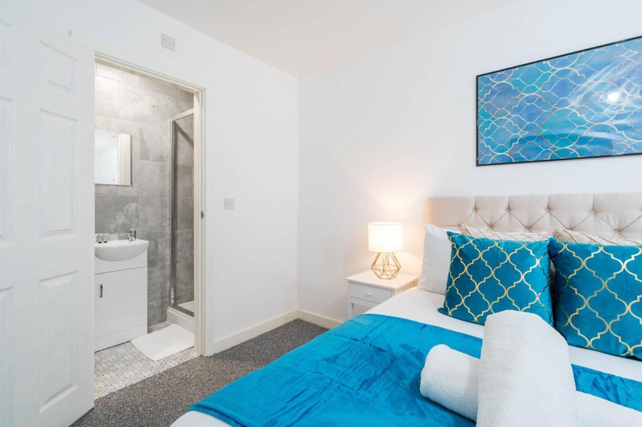 Two Bedroom Apartment - En Suites - Smart Tv'S - Wifi - Netflix - Bearwood Birmingham Esterno foto