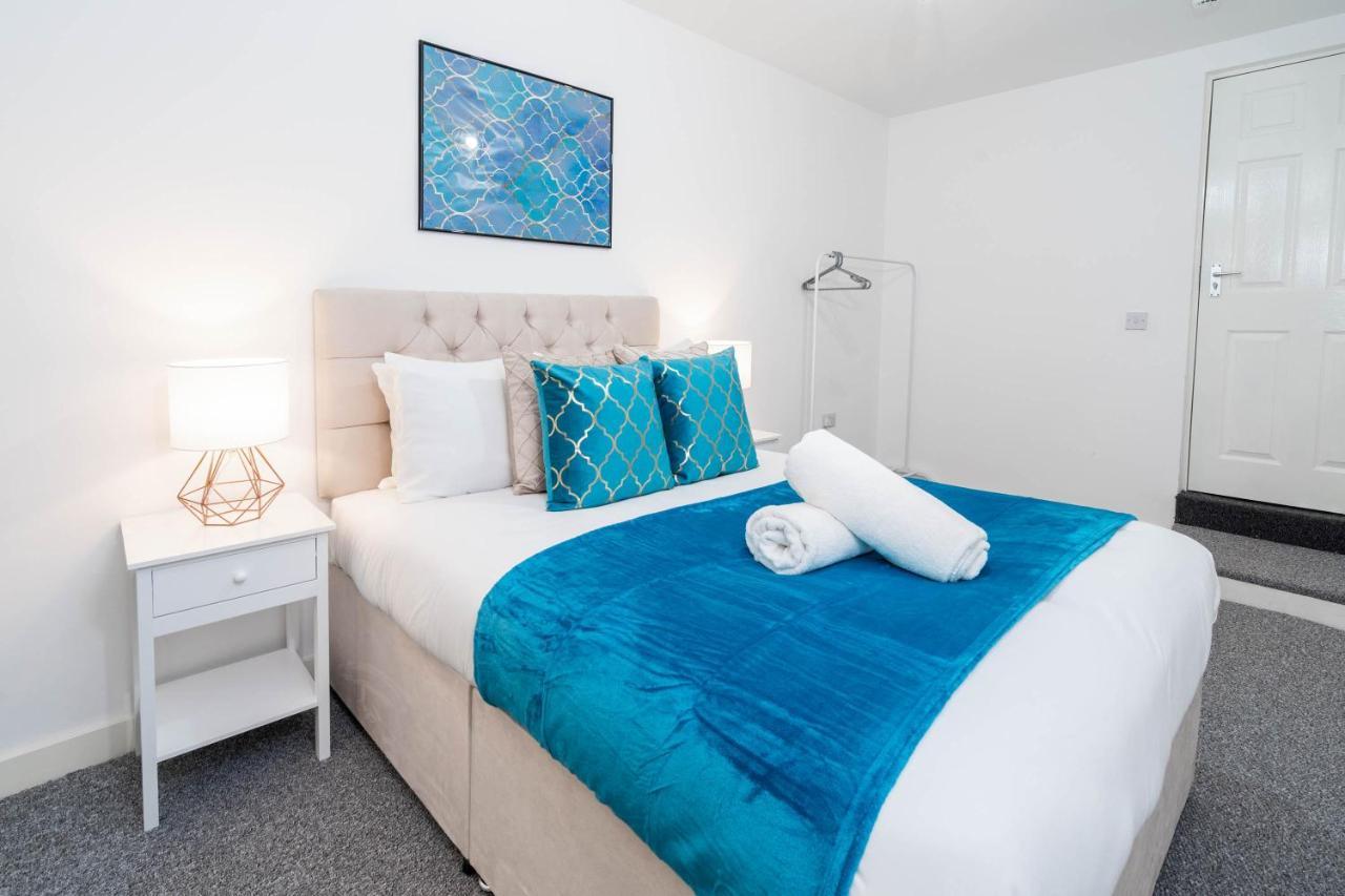 Two Bedroom Apartment - En Suites - Smart Tv'S - Wifi - Netflix - Bearwood Birmingham Esterno foto