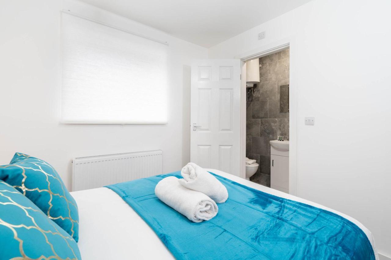 Two Bedroom Apartment - En Suites - Smart Tv'S - Wifi - Netflix - Bearwood Birmingham Esterno foto