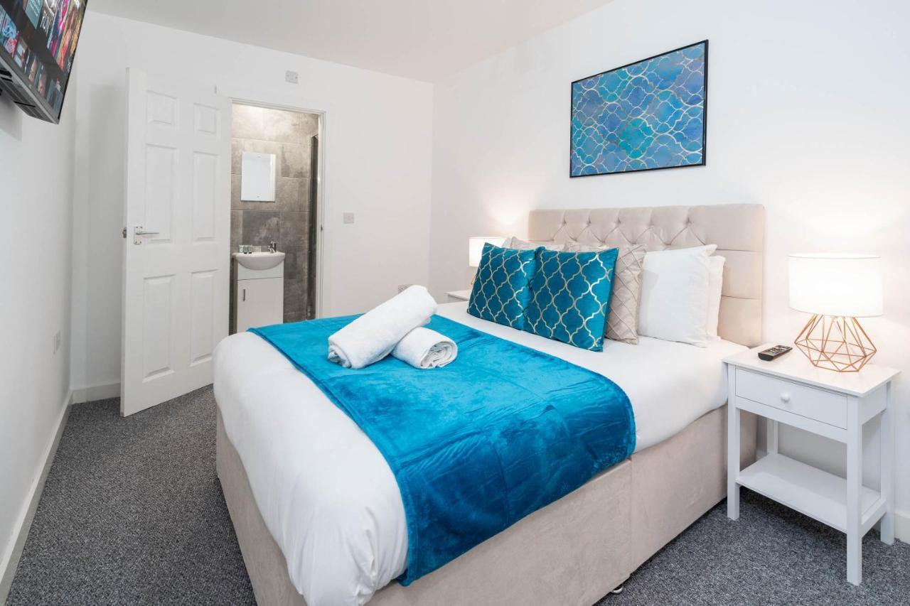 Two Bedroom Apartment - En Suites - Smart Tv'S - Wifi - Netflix - Bearwood Birmingham Esterno foto