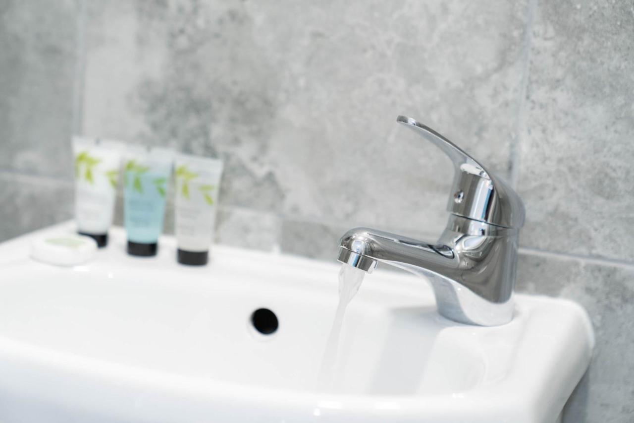 Two Bedroom Apartment - En Suites - Smart Tv'S - Wifi - Netflix - Bearwood Birmingham Esterno foto
