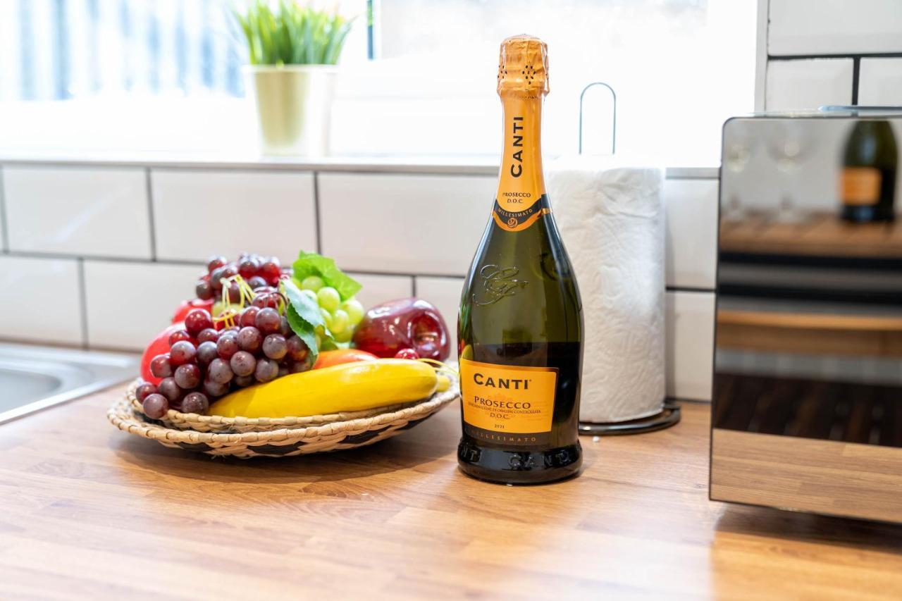 Two Bedroom Apartment - En Suites - Smart Tv'S - Wifi - Netflix - Bearwood Birmingham Esterno foto